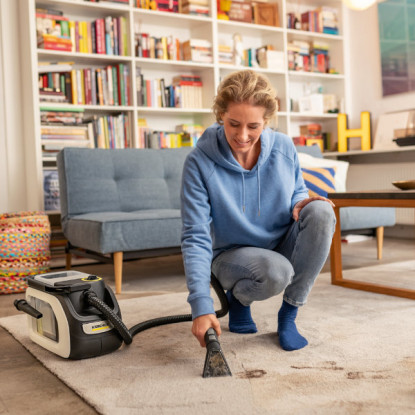 Karcher SE3-18 Battery Powered Carpet Spot Cleaner Set | 1.081-512.0