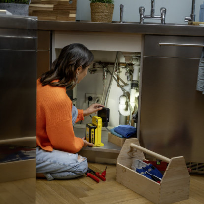 Karcher MFL 2-18 Battery Power Multifunction Lamp | 1.445-360.0 Karcher MFL 2-18 Battery Power Multifunction Lamp | 1.445-360.0