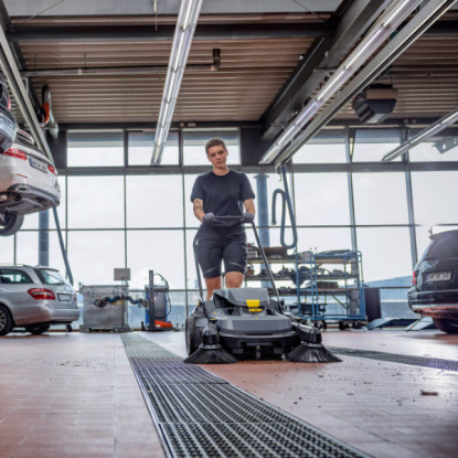 Karcher KM 70/30 C Bp 2SB Sweeper | 1.517-231.0 Karcher KM 70/30 C Bp 2SB Sweeper | 1.517-231.0